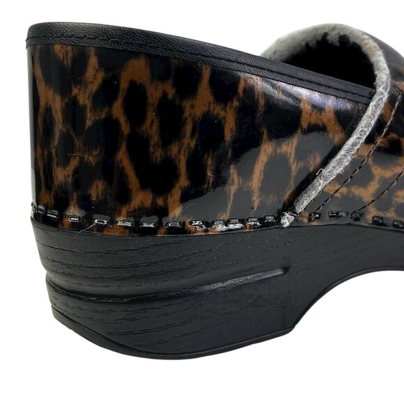 Dansko Professional Clogs EU 41 / US 10 10.5 Brown Leopard Cheetah Slip On Wedge - Picture 8 of 12